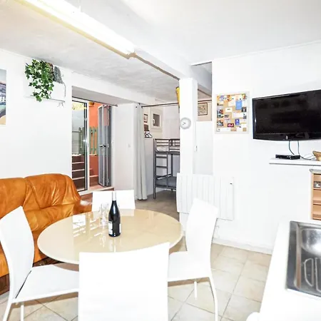 Awesome In With 2 Bedrooms And Wifi * Коллиур