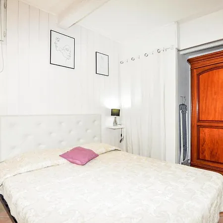 Awesome In With 2 Bedrooms And Wifi